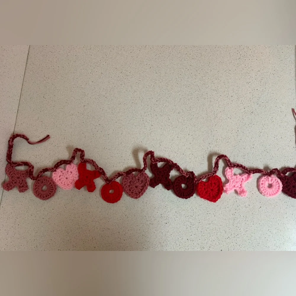 Valentines XOXO Hearts Garland New Handmade Crochet